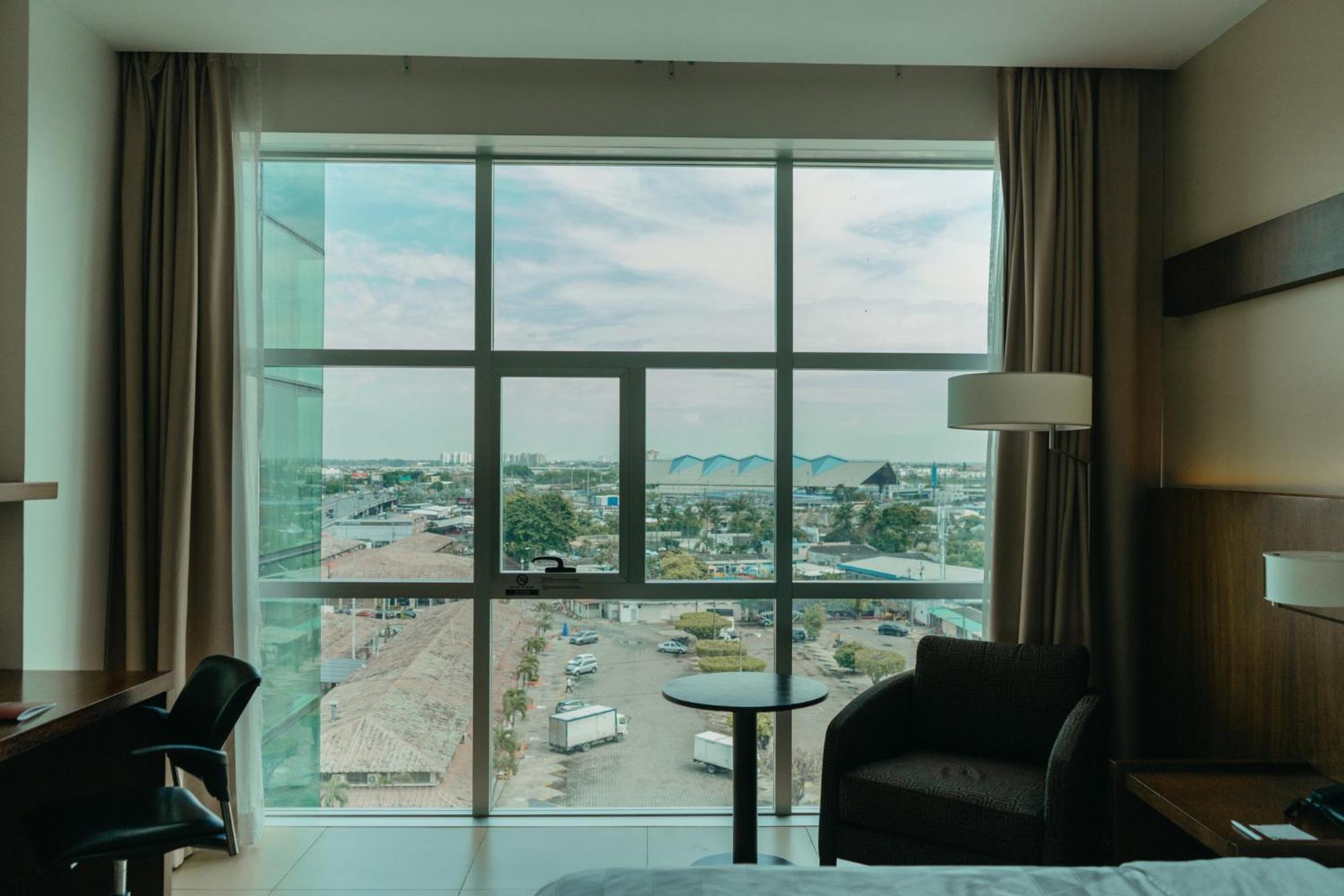 Holiday Inn Guayaquil Airport By Ihg Luaran gambar View from a room at the hotel