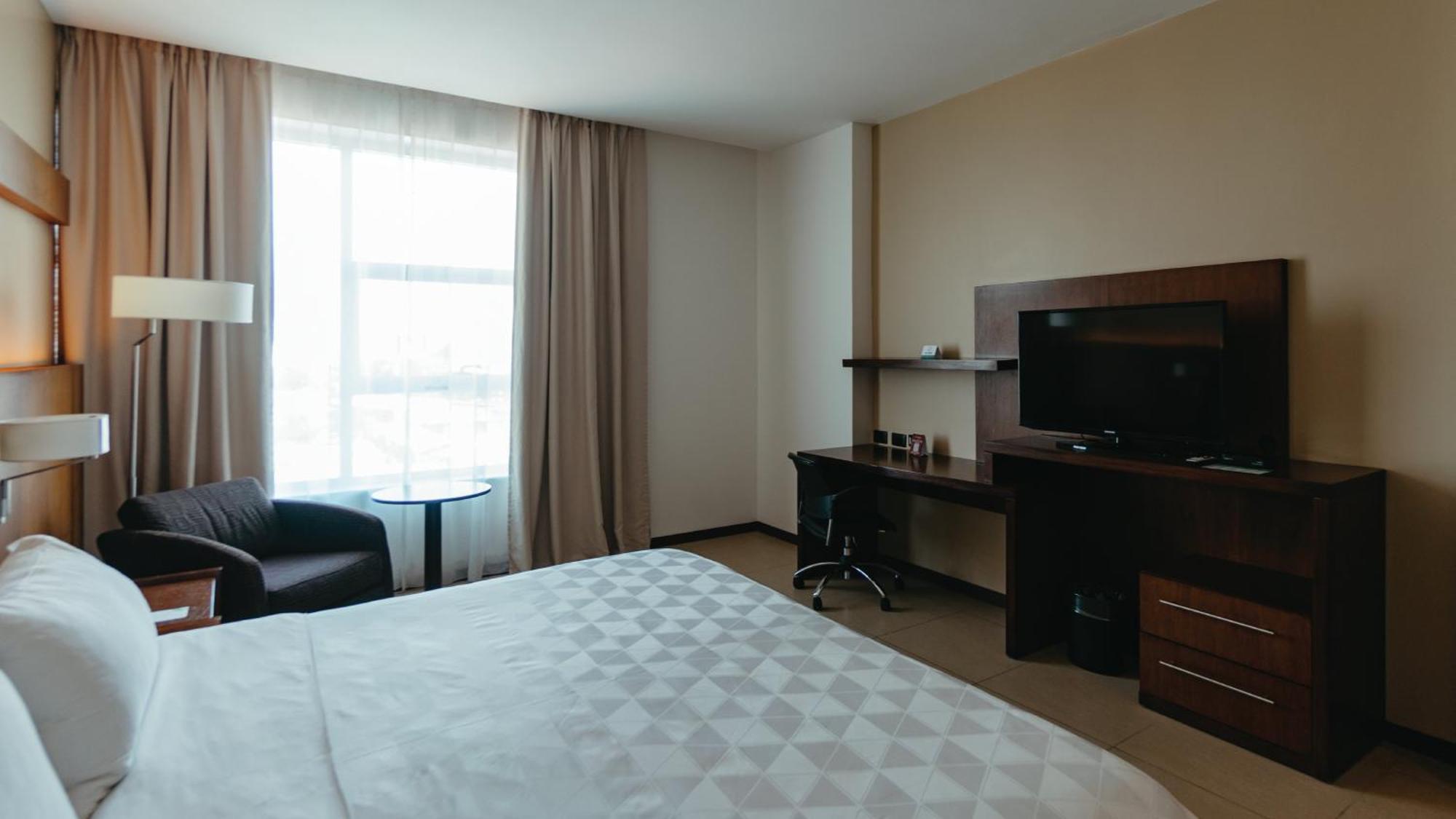 Holiday Inn Guayaquil Airport By Ihg Luaran gambar A room at the hotel