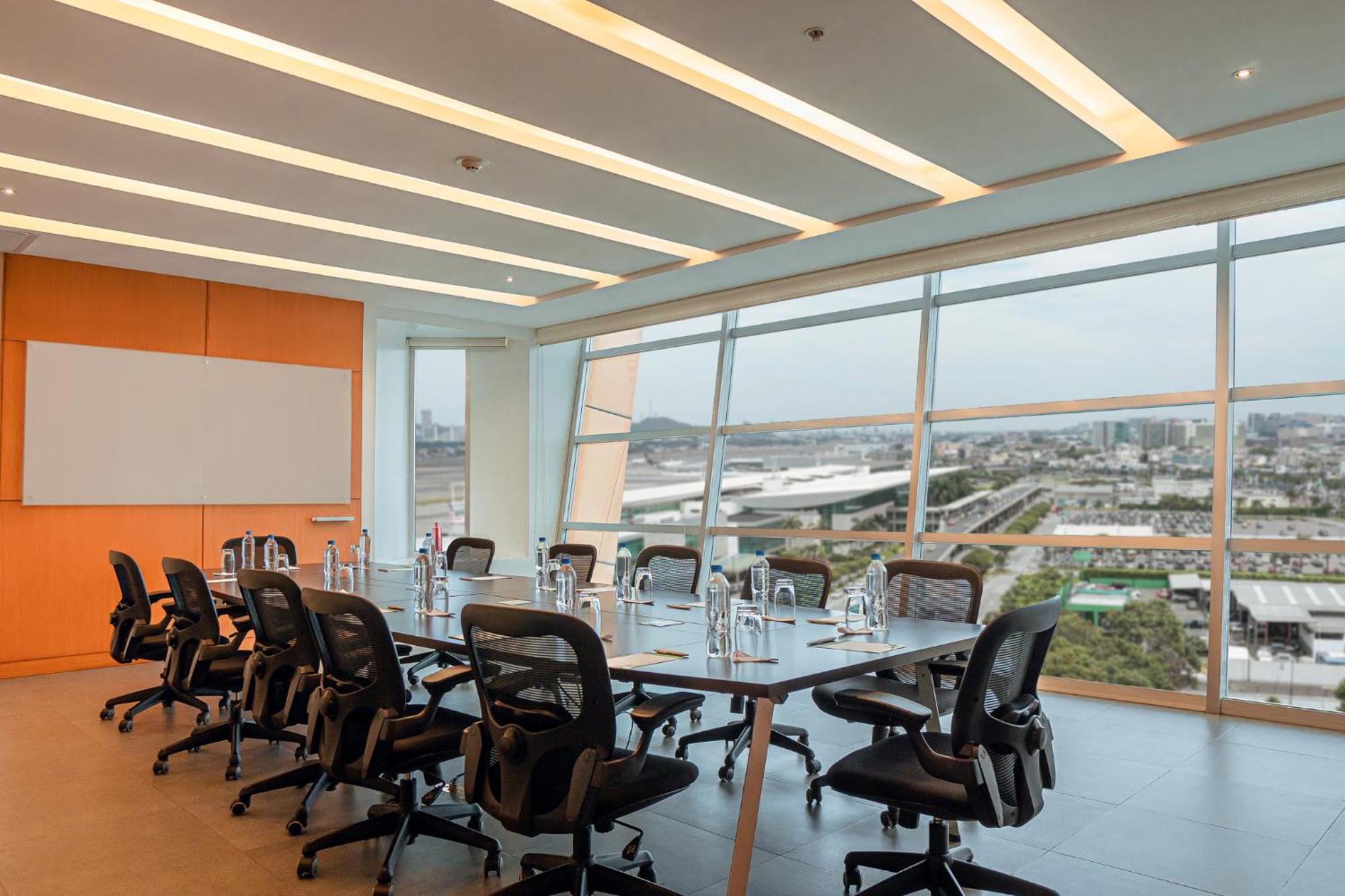 Holiday Inn Guayaquil Airport By Ihg Luaran gambar Meeting room